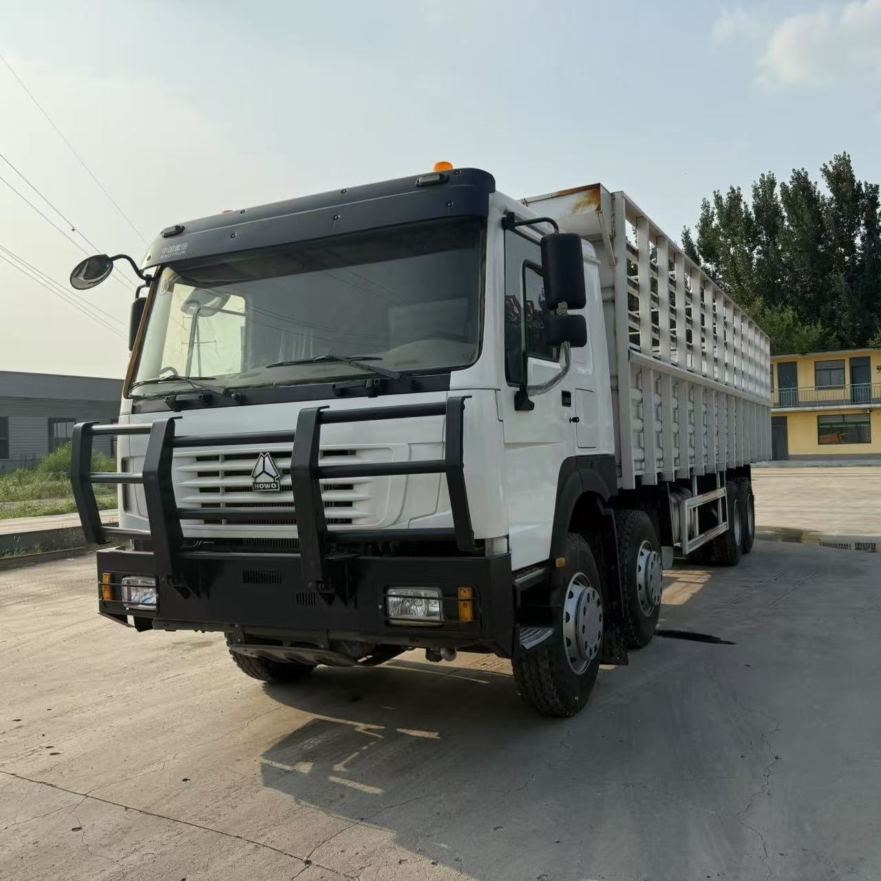8x4 cargo truck