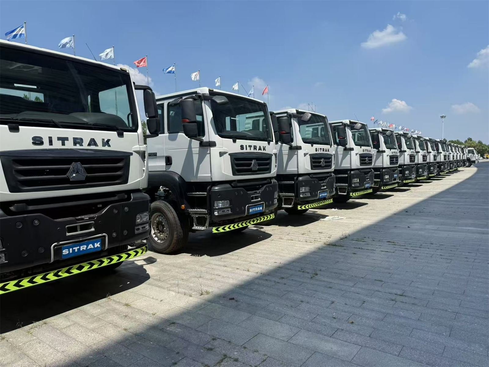 Stock yard vehicle
